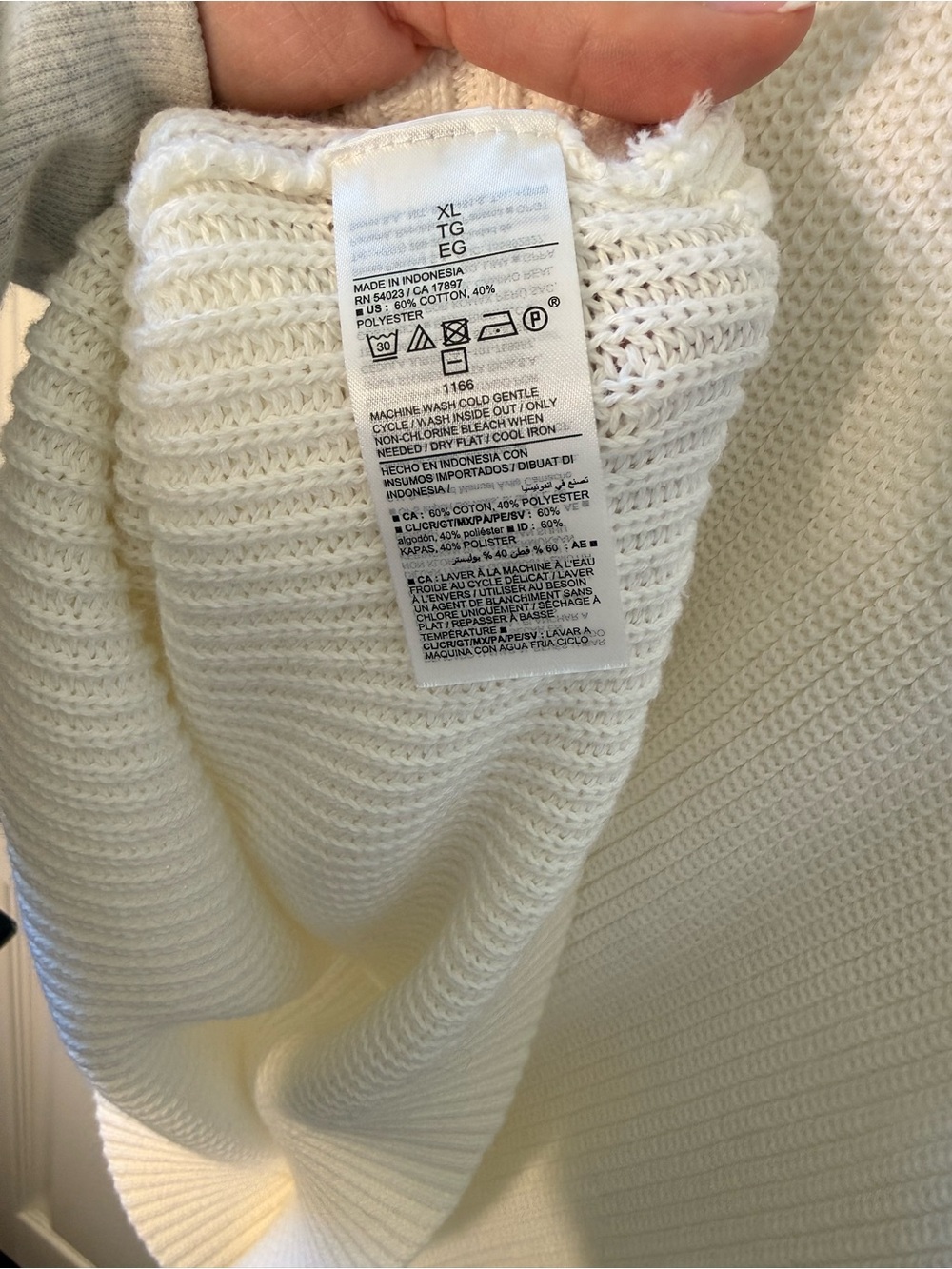 Old Navy White Ribbed Knit Tank - Picture 6 of 6